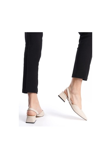 Kadın Sivri Burun Arkası Açık Klasik Topuklu Ayakkabı Ten