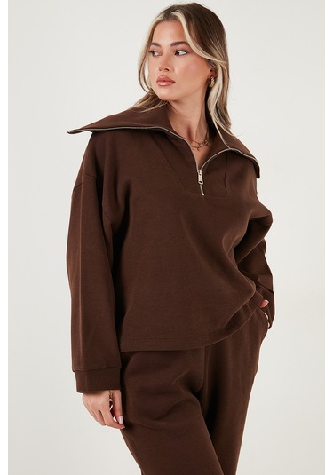 Lela Pamuklu Oversize Fit Yarım Fermuarlı Yaka Uzun Kollu Triko Bayan Takım 68351218 Kahve Lela Pamuklu Oversize Fit Yarım Fermuarlı Yaka Uzun Kollu Triko Bayan Takım 68351218 Kahve