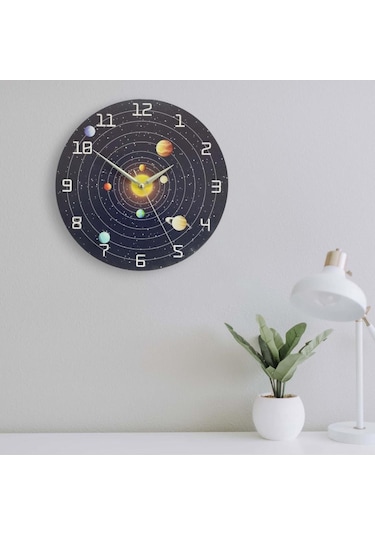 CajuArt Dekoratif Yuvarlak Uzay ve Gezegenler Ahşap Duvar Saati Ahşap