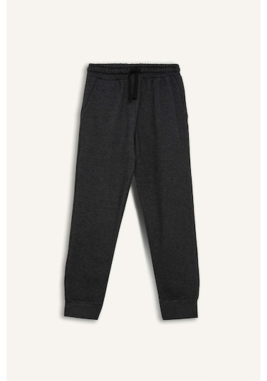 DeFacto Erkek Çocuk 2'li Takım Baskılı Sweatshirt Beli Lastikli Eşofman Altı D7869A8NSBK81 DeFacto Erkek Çocuk 2'li Takım Baskılı Sweatshirt Beli Lastikli Eşofman Altı D7869A8NSBK81