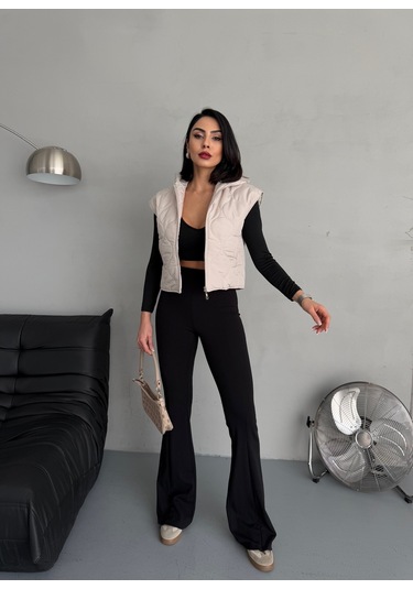 Kadın Cepli Kapitone Kapüşonlu Crop Yelek Krem