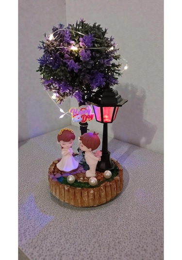 İthal Sevgi Temsilli Ledli Ağaçlı Biblo Ürün Boyutu:20 Cm