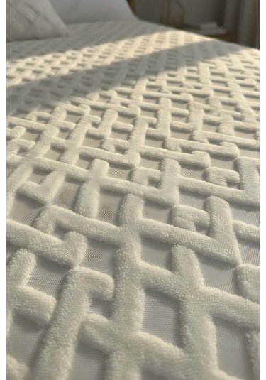 Leona Jakarlı Raşel Geometrik Çift Kişilik Punch Yatak Örtüsü Krem