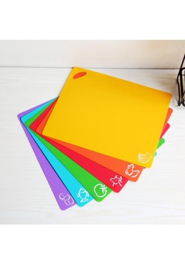 Yeşil Kaymaz Bpa İçermeyen Kesme Tahtası Esnek Katlanabilir Kesme Mat Asılı Delik Tasarımı Et Sebze İnce Doğrama Tahtası