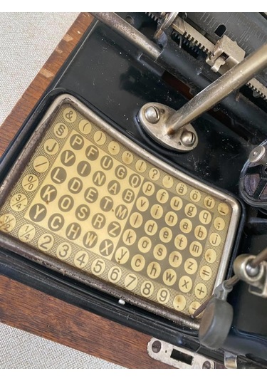 Aeg Mignon Model 4 Antika Daktilo - Koleksiyonluk Ahşap Kasalı Daktilo No1