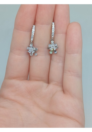 Çiçek Figürlü 925 Ayar Gümüş Taşlı Küpe Şık Ve Zarif Tasarım Gümüş