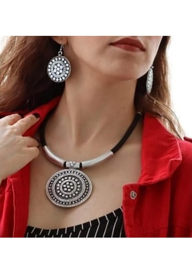 Antik Gümüş Kaplama Yuvarlak Model Deri Detaylı Kolye