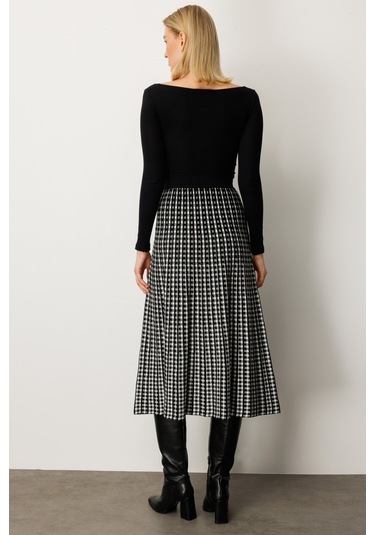 On Kadın Aksesuar Detaylı Midi Triko Etek 65208 Siyah Siyah