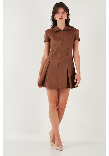 Lela Regular Fit Fermuarlı Polo Yaka Kısa Kollu Pileli Süet Bayan Elbise 5866438 Taba