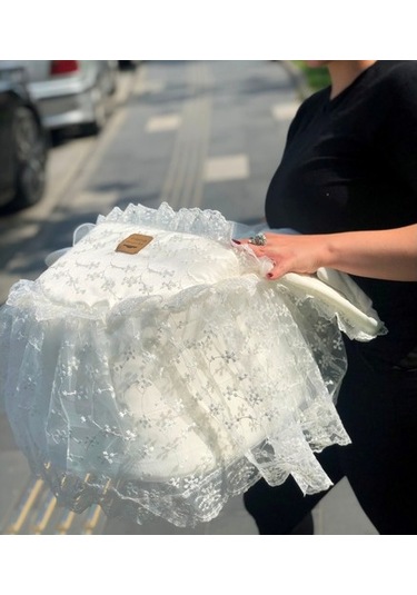 Sema Baby Fistolu Güpürlü Lüks Yenidoğan Bebek Yatağı - Ekru