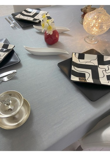 Dantel Detaylı Simli Dertsiz Masa Örtüsü Gri