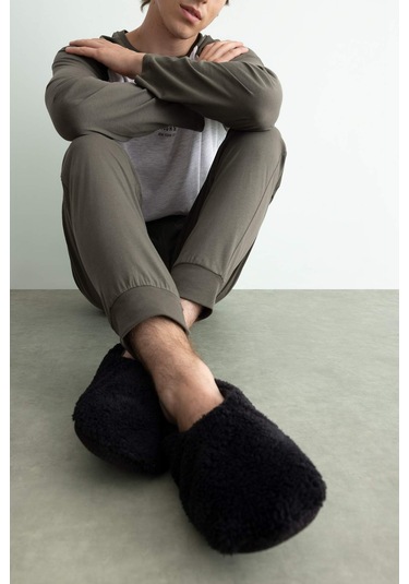 Defacto Erkek Düz Taban Slip On Terlik S0092AZ23WNBK26 Siyah Defacto Erkek Düz Taban Slip On Terlik S0092AZ23WNBK26 Siyah