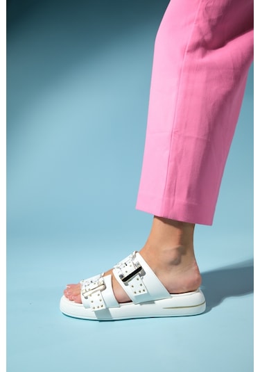 Luvishoes Zley Beyaz Şeffaf Tokalı Kadın Terlik Beyaz