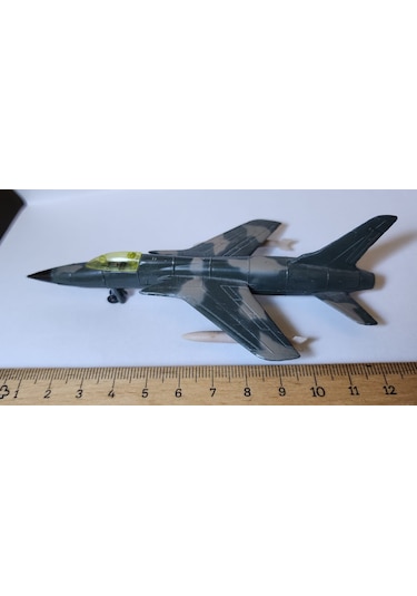 F105 Thunderchıef Metal Model Uçak. Tekerlekler Kapanıyor. İkinci El.