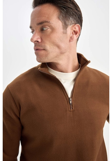 DeFacto Kahverengi Tüylenme Yapmayan Soğuk Geçirmez Regular Fit Dik Yaka Fermuarlı Polar Sweatshirt Y3996AZNSBN254