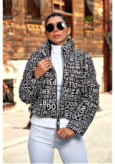 Kadın Siyah Beyaz Yazılı Dik Yaka Kısa Şişme Mont