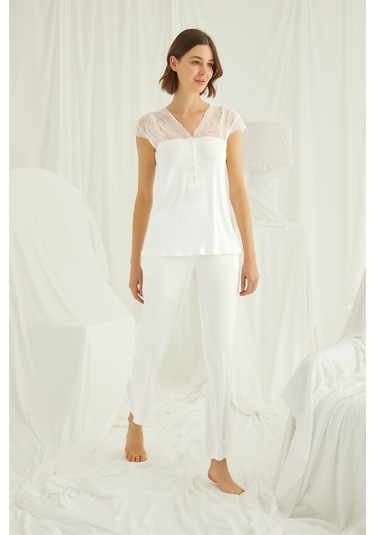 Monamise Kadın Yakası Kolu ve Omzu Dantelli Önü Düğmeli Pijama Takımı 18233 Beyaz