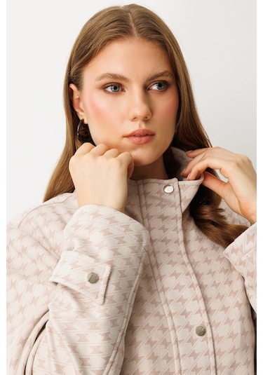 Ekol Kadın Büyük Beden Beli Lastikli Kazayağı Desenli Trenç 7541 Kum Kum