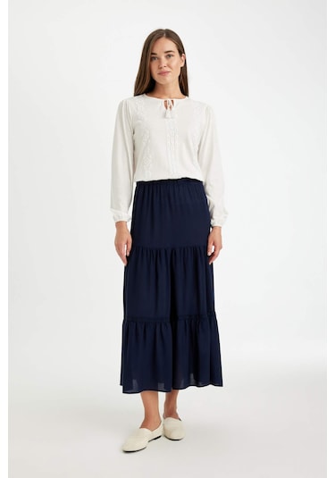 Defacto Regular Fit Esnek Belli Kiloş Siyah Krinkıl Viskon Maxi Etek D5504AX24AUNV135 Lacivert Defacto Regular Fit Esnek Belli Kiloş Siyah Krinkıl Viskon Maxi Etek D5504AX24AUNV135 Lacivert