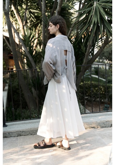 Calynn Sırt Dekolteli Çizgili Vizon Keten Gömlek VİZON