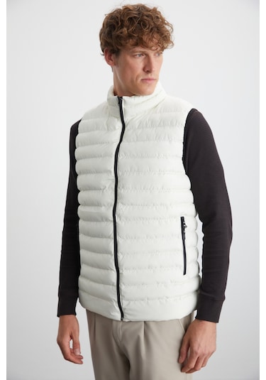 Erkek - Mikrofiber Rüzgar Geçirmez Ince Kalınlıkta Şişme Dolgulu Özel Çantalı Taş Rengi Mont