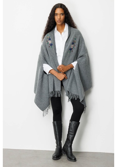 Kadın Yakası İşlemeli Koldan Geçmeli Büyük Yün Panço Füme Füme