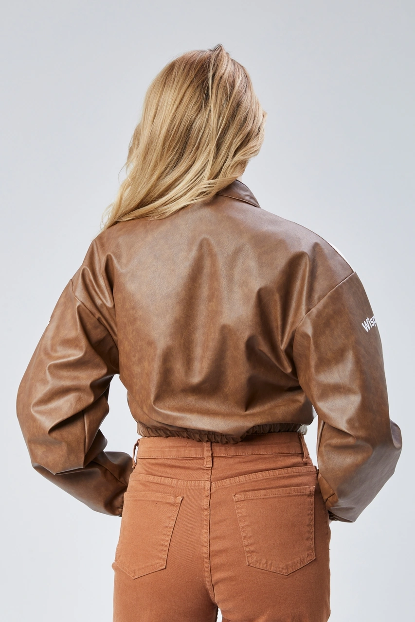 Kadın Deri Baskılı Şeritli Ceket Beli Ve Kolu Lastikli Kolej Hakim Yaka Bomber Yarışçı Motorcu Mont Kahverengi Kadın Deri Baskılı Şeritli Ceket Beli Ve Kolu Lastikli Kolej Hakim Yaka Bomber Yarışçı Motorcu Mont Kahverengi