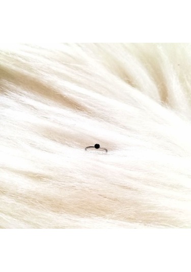 Siyah Taşlı Burun Piercingi