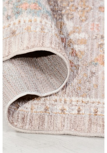 Retrova Halı Koleksiyonu Vintage Eskitme Desenli, 6 Mm İnce Form, Tozumaz Ve Kolay Temizlik Karışık