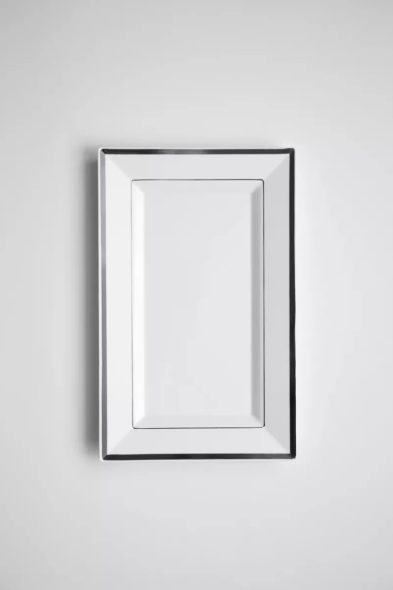 Family Co. Tek Kullanımlık Plastik Servis Tabakları Seti 6 Adet. 253639630 100 adet