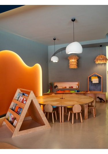 Woodnjoy 8 Parçalı Üçgen Etkinlik Masası 8 Kişilik Kahverengi