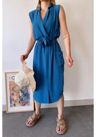 Kadın İndigo Kalın Askılı, Kruvaze Yaka, Düz Desen, Aerobin Yırtmaçlı, Kemerli Midi Elbise Indigo