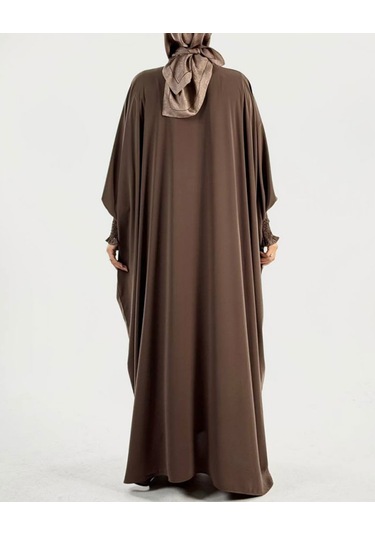 Düğme Detaylı Yarasa Kol Medine İpeği Cilbab Kahverengi