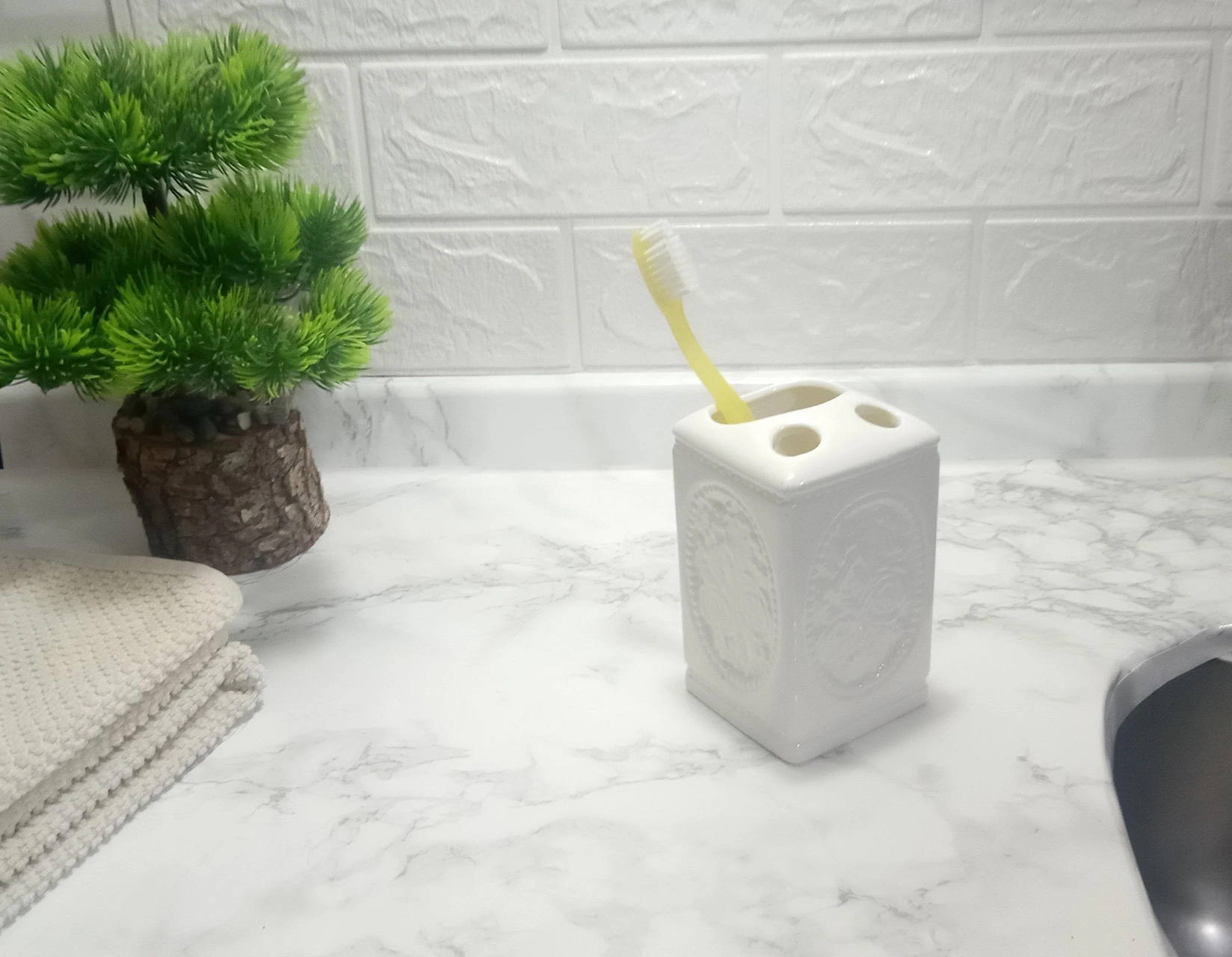 2 Adet Seramik Diş Fırçalık Çiçekli Kare Model 8x8x11cm Banyo Seti Çok Renkli