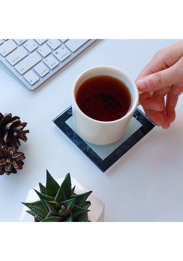 Decorita Cam Bardak Altlığı Y Harfli Tasarım 4'lü Takım 10 x 10 CM Çok Renkli