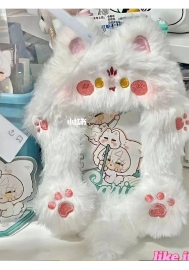 Red New Year Peluş Rozet 330496024