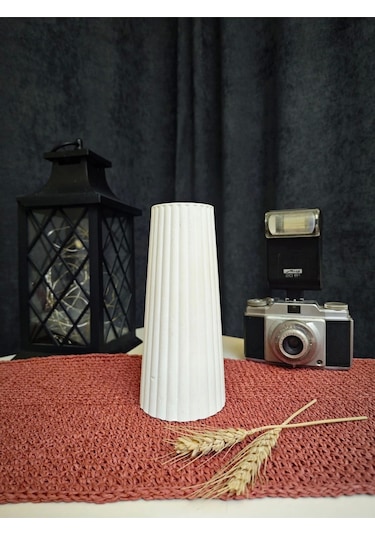 Beyaz Iskandinav Vazo 20cm Çok Renkli