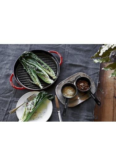 Staub Çift Kulplu Döküm Izgara Tava Kırmızı Yuvarlak 26 cm