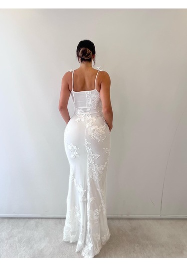 Beyaz Ayarlanabilir Askılı Çiçekli Astarlı Maksi Beyaz