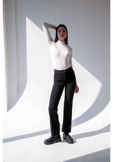 Kadın Dik Yaka Zebra Desenli Body Beyaz