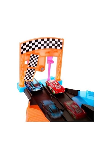 Cars Karanlıkta Parlayan Yarışçılar Pist Seti HPD80