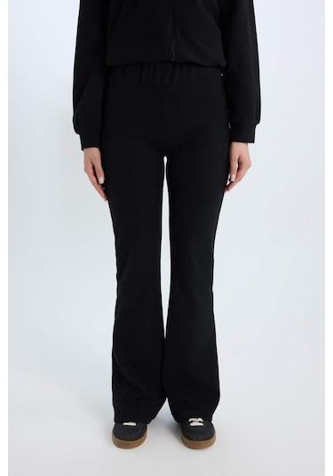 DeFacto Wide Leg Geniş Paça Esnek Belli Uzun Boy Pantolon E4387AX24WNBK81 Siyah DeFacto Wide Leg Geniş Paça Esnek Belli Uzun Boy Pantolon E4387AX24WNBK81 Siyah