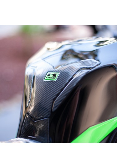 Kawasaki Zx-6r 2025 İle Uyumlu Kaydırmaz 6d Karbon Ve Şeffaf 10 Parça Tank Pad Seti Gc68 Siyah Motor KARBON