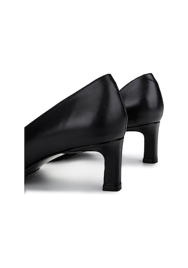 Tamer Tanca Kadın Hakiki Deri Siyah Topuklu Ayakkabı 492 56251 Bn Ayk Y25 Sıyah Siyah