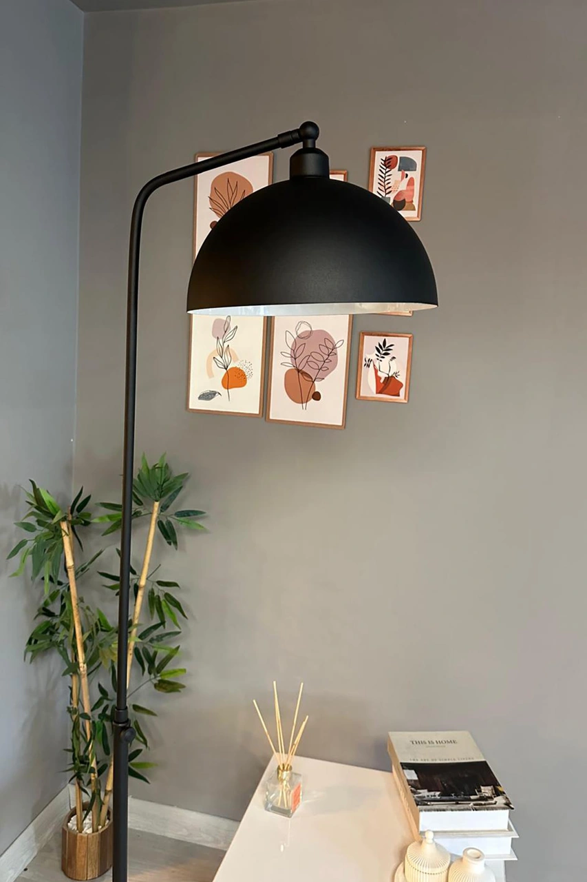 Siyah Lambader Hareketli Başlık Modern Dekoratif Metal Oturma Odası Çalışma Odası Zemin Lambası Siyah