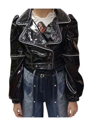 Kız Çocuk Fermuar Detaylı Siyah Parlak Deri Görünümlü Ceket & Uzun Kollu Baskılı Bluz İkili Takım Siyah Kız Çocuk Fermuar Detaylı Siyah Parlak Deri Görünümlü Ceket & Uzun Kollu Baskılı Bluz İkili Takım Siyah