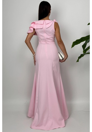 Delvira Drapeli Tek Omuz Çiçek Detaylı Uzun Pembe Abiye Elbise Pembe