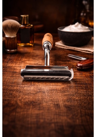 Valorıe Morettı Bambu Saplı Premium Metal Başlıklı Klasik Tıraş Bıçağı