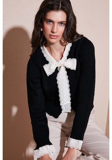 Lela Premium Dantelli Bağlamalı Yaka Regular Fit Düğmeli Triko Bayan Hırka 680Hi00251 Siyah