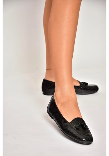 Fox Shoes R667001203 Siyah Baskı Hakiki Deri Babet Siyah
